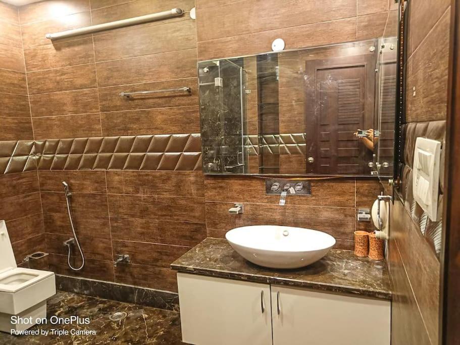 Apartment Bnbbuddy Stupendous In Shalimar Bagh *